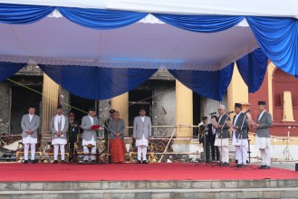 तीन सदस्यीय मन्त्रीपरिषद् विस्तार, जलेकै भवन अगाडि मन्त्रीले लिए शपथ