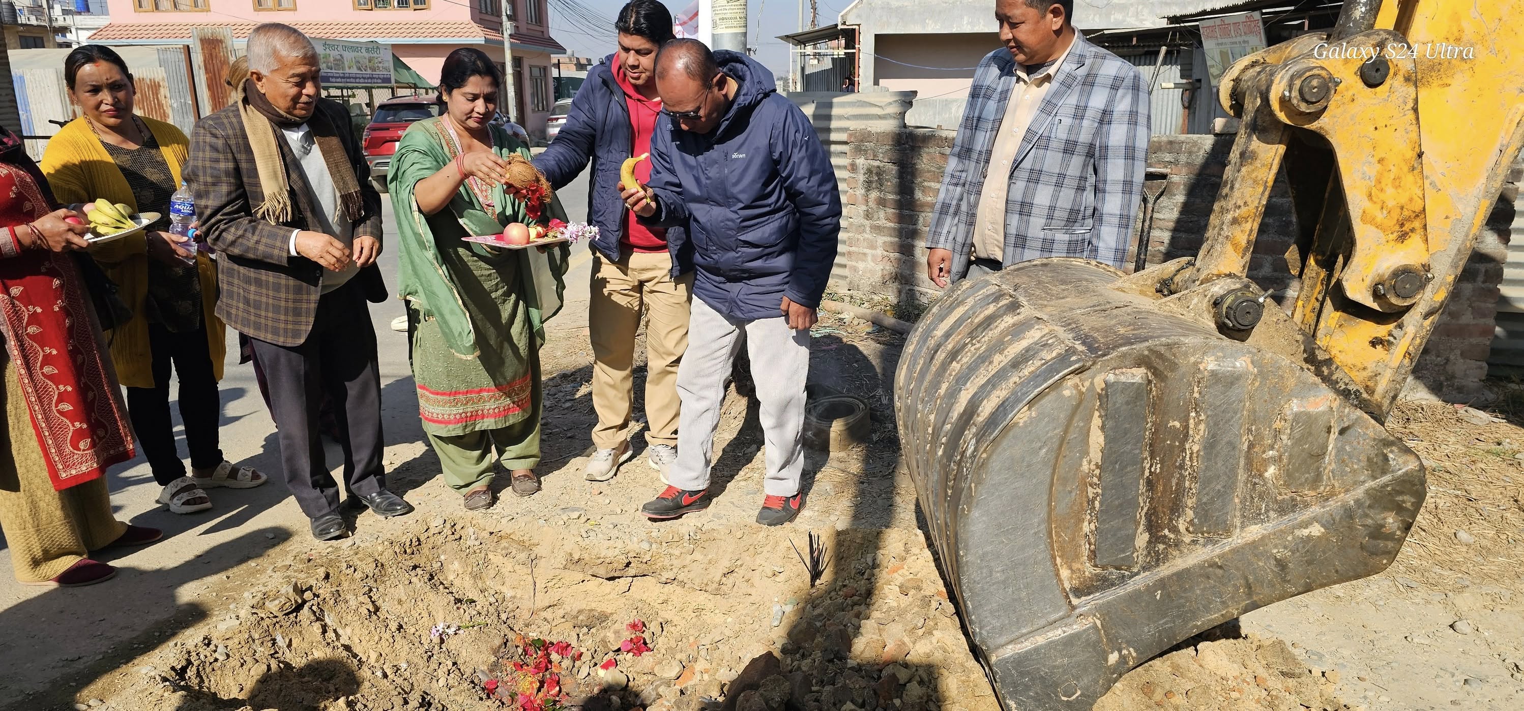 सबै सडक पीच गरेर लुभूक्षेत्र आकर्षक शहर बन्दैछ